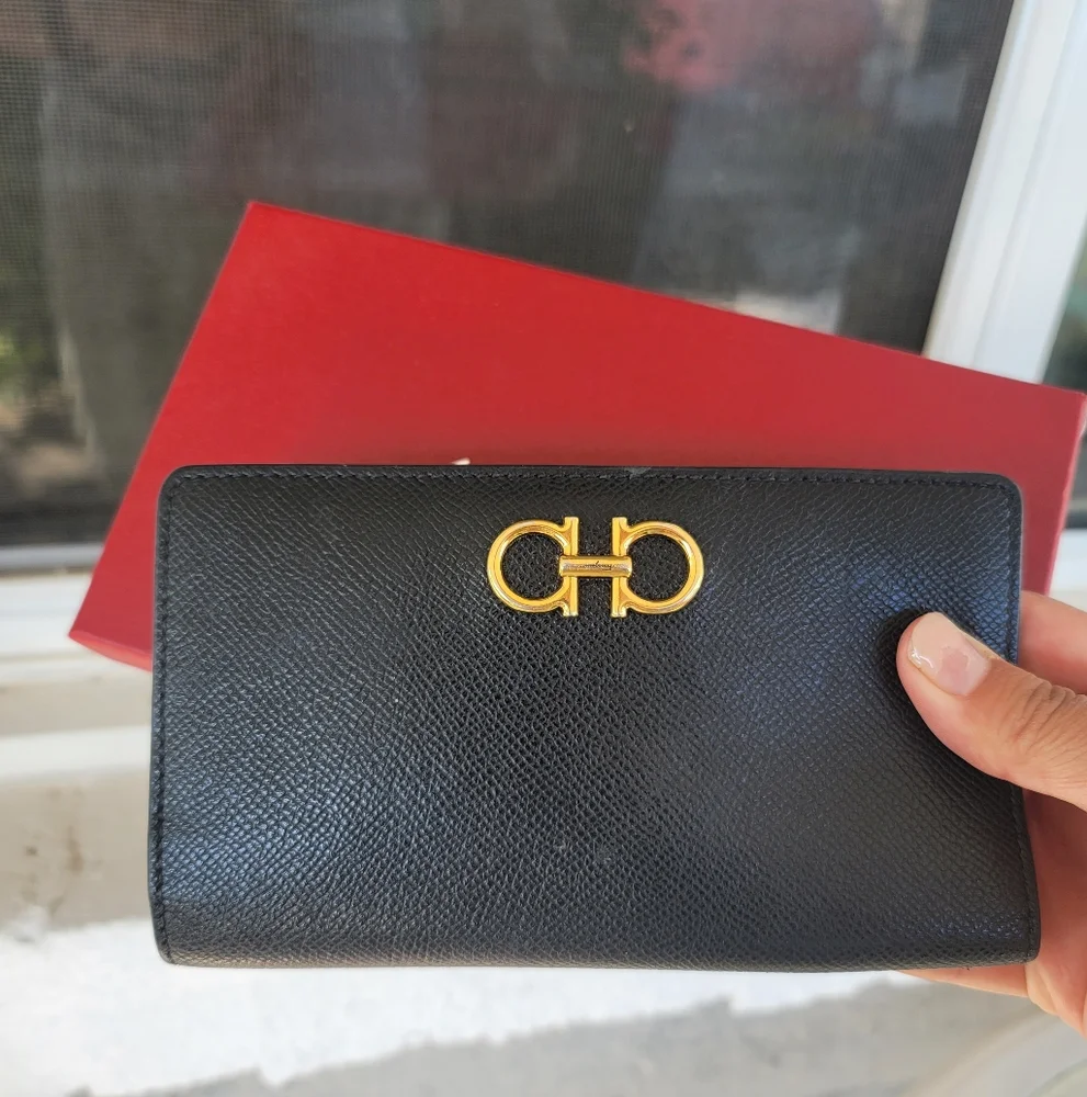 Salvatore Ferragamo Wallet - Picture 4 of 13